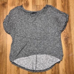 Short sleeve high-low woven shirt